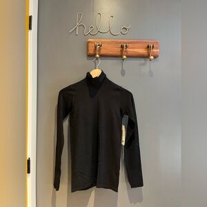 Black Athleta turtleneck nwt